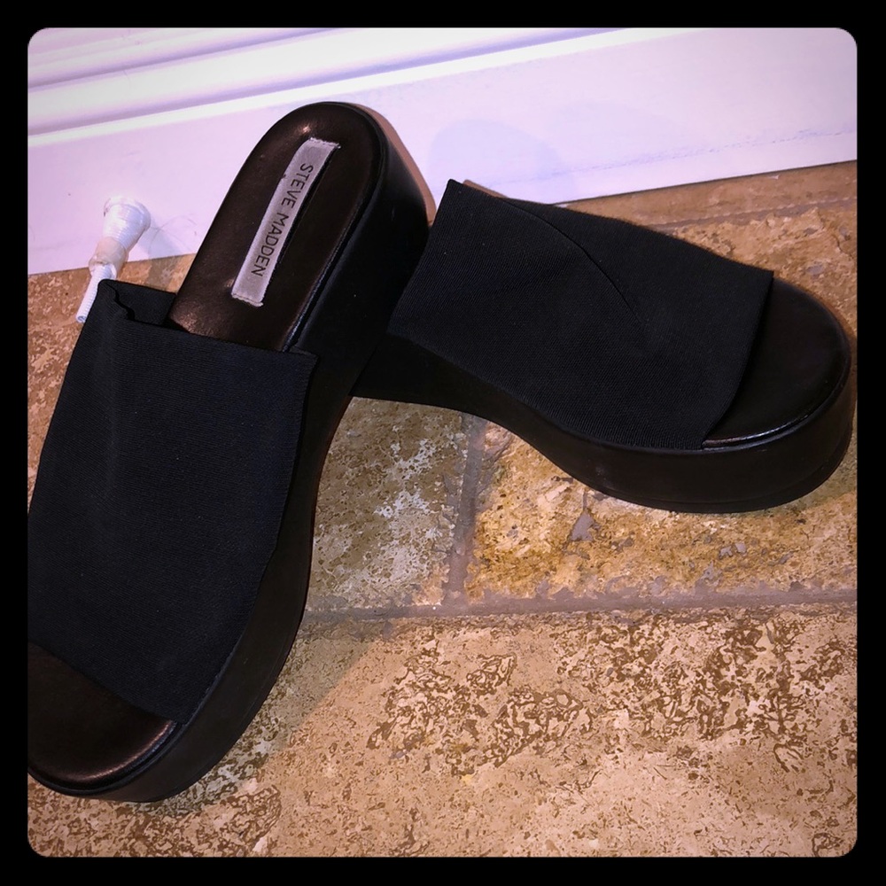 Steve Madden 90s sandals!